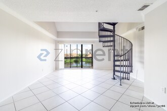 2400 Feather Sound Dr in Clearwater, FL - Building Photo - Building Photo