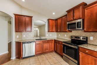 911 Seminole Sky Dr in Ruskin, FL - Building Photo - Building Photo