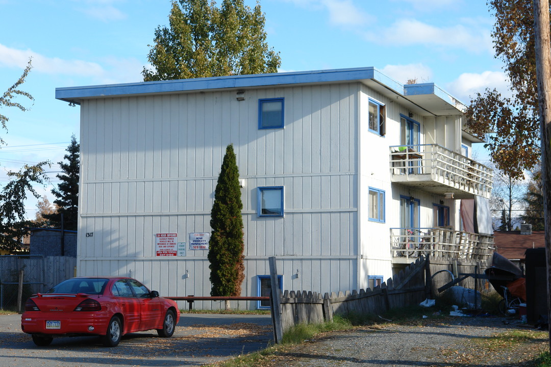 1317 Hyder St in Anchorage, AK - Building Photo