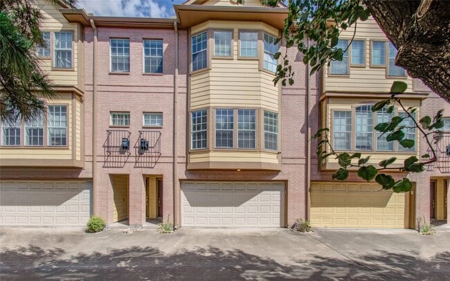 property at 1331 McIlhenny St