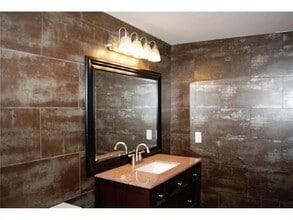 18333 Roehampton Dr in Dallas, TX - Foto de edificio - Building Photo