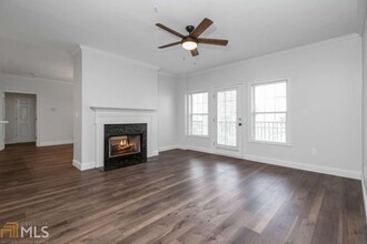 3275 Lenox Rd NE in Atlanta, GA - Building Photo - Building Photo