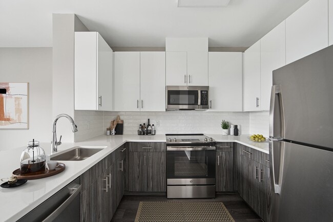 The Station in West New York, NJ - Building Photo - Building Photo