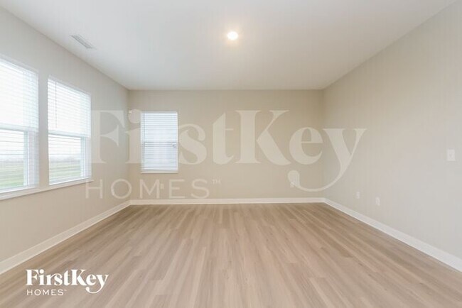 2464 S Carlota Dr in New Palestine, IN - Foto de edificio - Building Photo