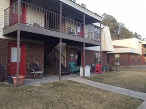 Regency Place Apartments in Sumrall, MS - Foto de edificio - Building Photo