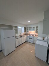 1726 E Dartmouth St, Unit B in Lubbock, TX - Building Photo - Building Photo