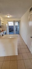 1220 Shadowdale Dr in Houston, TX - Building Photo - Building Photo