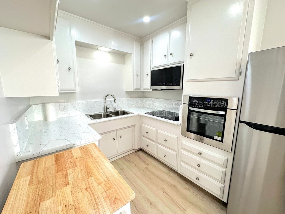 1250 E Ocean Blvd in Long Beach, CA - Building Photo