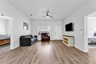 1647 Red Oak Ln in Port Charlotte, FL - Building Photo - Building Photo