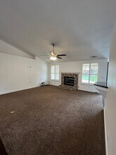 1326 S Laguna St in Visalia, CA - Building Photo - Building Photo