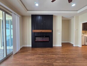 213 Holly Oak Ct in Reno, NV - Building Photo - Building Photo