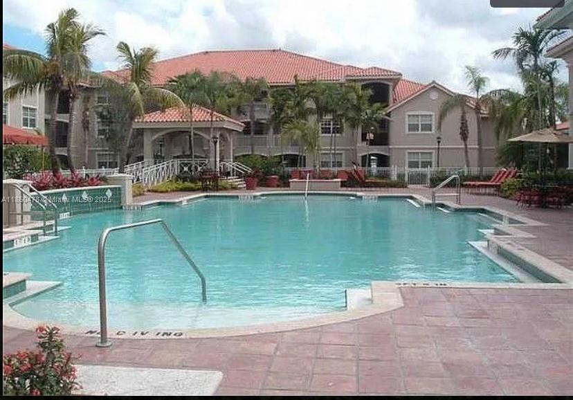160 SW 117th Terrace in Pembroke Pines, FL - Building Photo