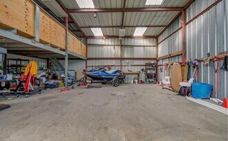 2125 Aldine Bender Rd in Houston, TX - Building Photo