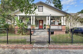 111 E 11th St in Jacksonville, FL - Building Photo