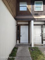 7667 Jana Ln S in Jacksonville, FL - Building Photo