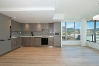 755 Harbourside Dr in North Vancouver, BC - Building Photo - Building Photo