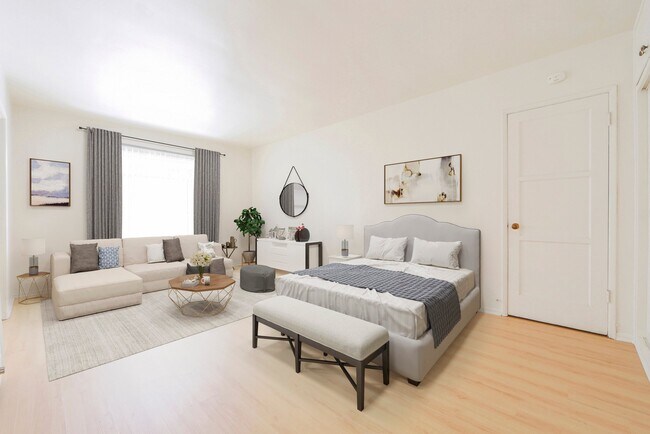729 Gayley Ave, Unit Apt 102 in Los Angeles, CA - Building Photo - Building Photo