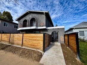 1819 W St in Sacramento, CA - Building Photo - Building Photo