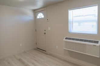 425 SE 2nd St in Ontario, OR - Foto de edificio - Building Photo