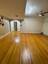 7450 N Claremont Ave in Chicago, IL - Building Photo - Building Photo