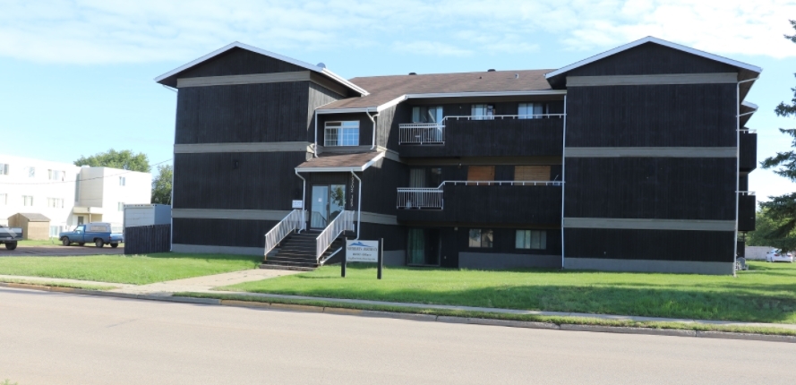 Northhaven Apartments in Mackenzie No 23, AB - Building Photo