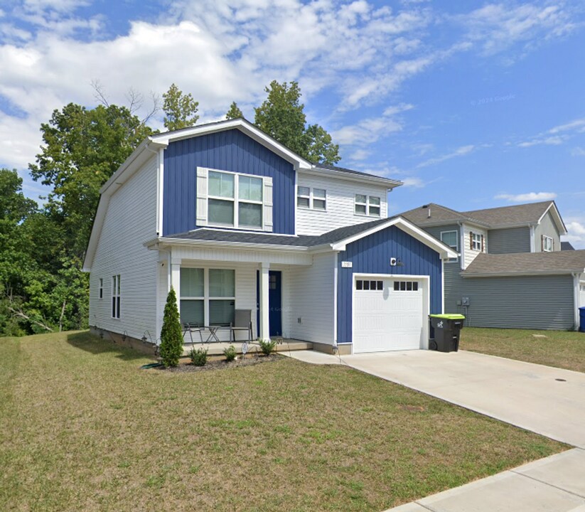 1191 Cottonwood Dr in Clarksville, TN - Building Photo