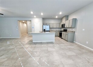 5409 White Butterfly St in Las Vegas, NV - Building Photo - Building Photo