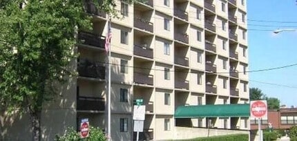 904 3rd Ave in Conway, PA - Building Photo - Building Photo