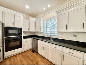 259 W Ocean View Ave in Norfolk, VA - Building Photo - Building Photo