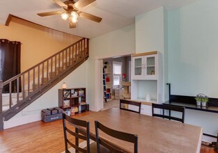 1108 E Pembroke Ave in Hampton, VA - Building Photo - Building Photo