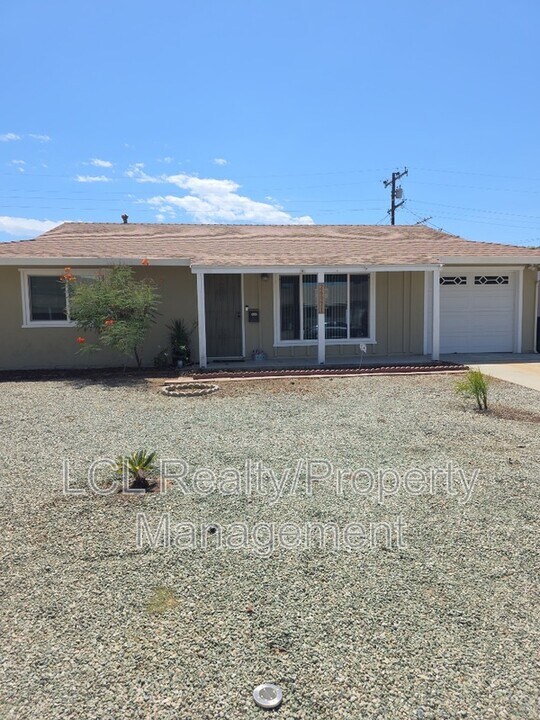 26971 Pinehurst Rd in Menifee, CA - Building Photo
