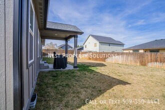 551 Battery Dr in Moses Lake, WA - Building Photo - Building Photo