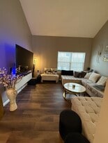 36 Renaissance Ln in New Brunswick, NJ - Building Photo