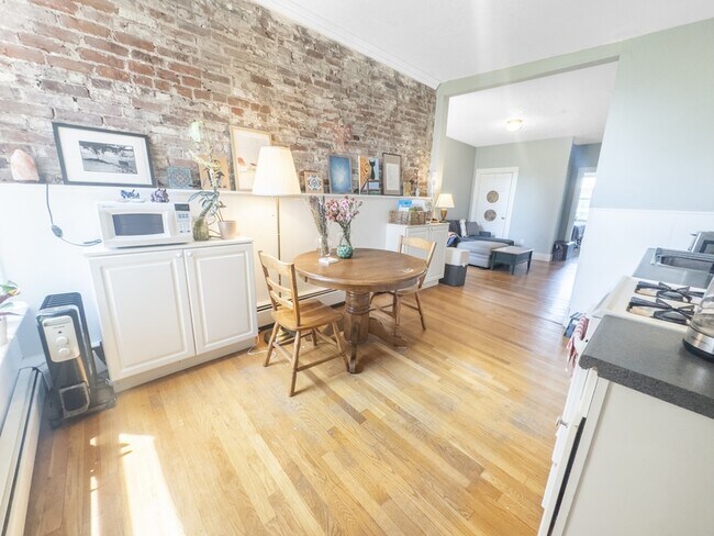 148 Berkshire St in Cambridge, MA - Building Photo - Building Photo