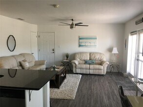 5174 Beach Dr SE in St. Petersburg, FL - Building Photo - Building Photo