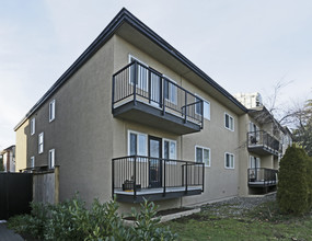 Sage Manor in Burnaby, BC - Building Photo - Building Photo