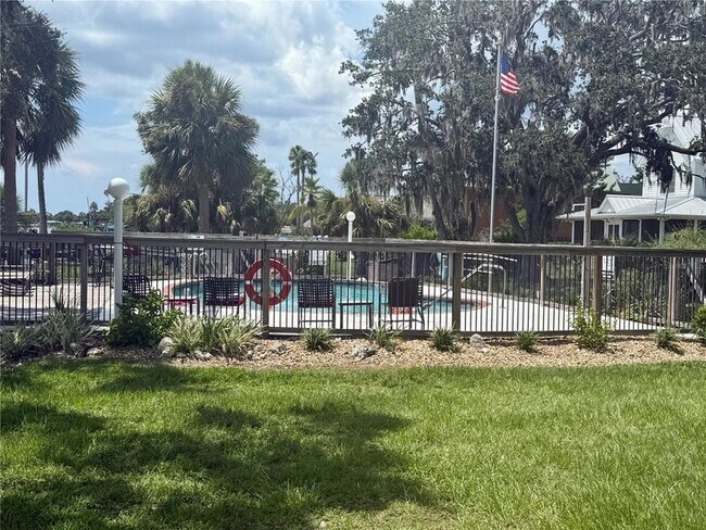 5111 S Gray Pelican Way, Unit 174 in Homosassa, FL - Building Photo - Building Photo