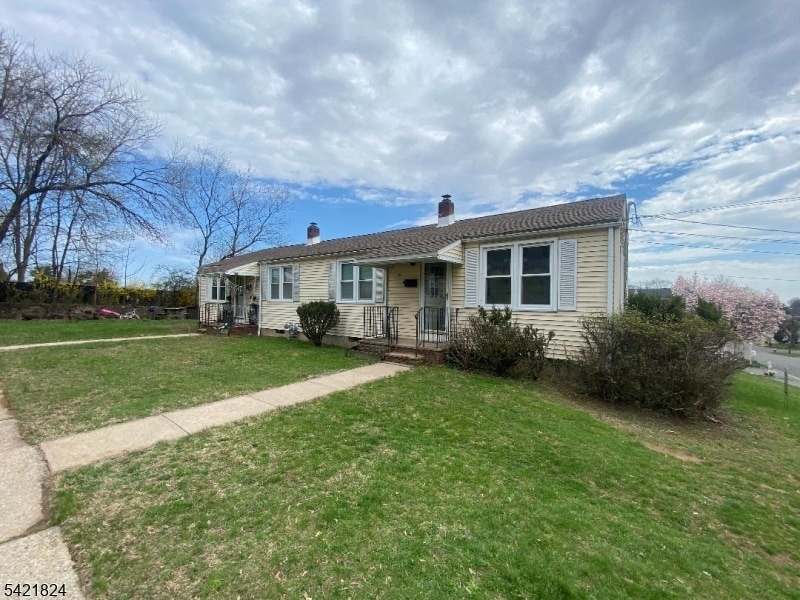 15 Claverack Rd in Clifton, NJ - Building Photo