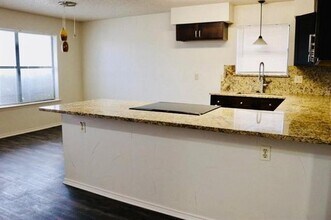 302 Shady Valley Dr in Mansfield, TX - Building Photo - Building Photo