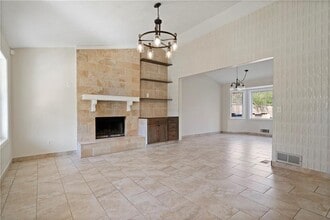 3323 Old Oaks Rd in Buford, GA - Building Photo - Building Photo