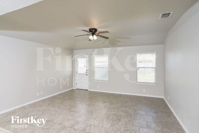 8927 Hickman Pk in San Antonio, TX - Building Photo - Building Photo