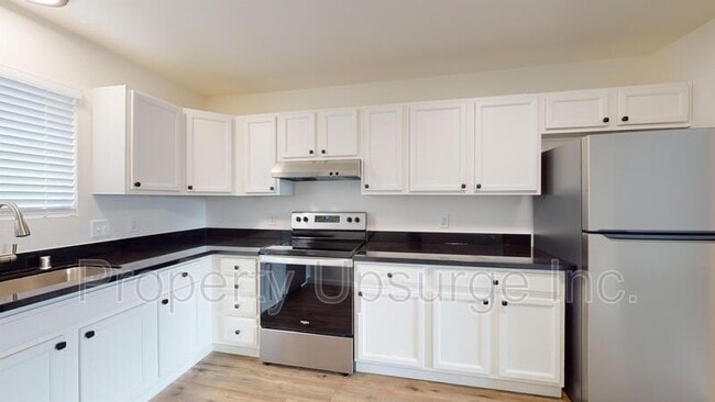3980 Churn Crk Rd in Redding, CA - Building Photo - Building Photo