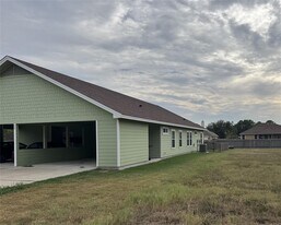 905 Crockett St in Lockhart, TX - Building Photo
