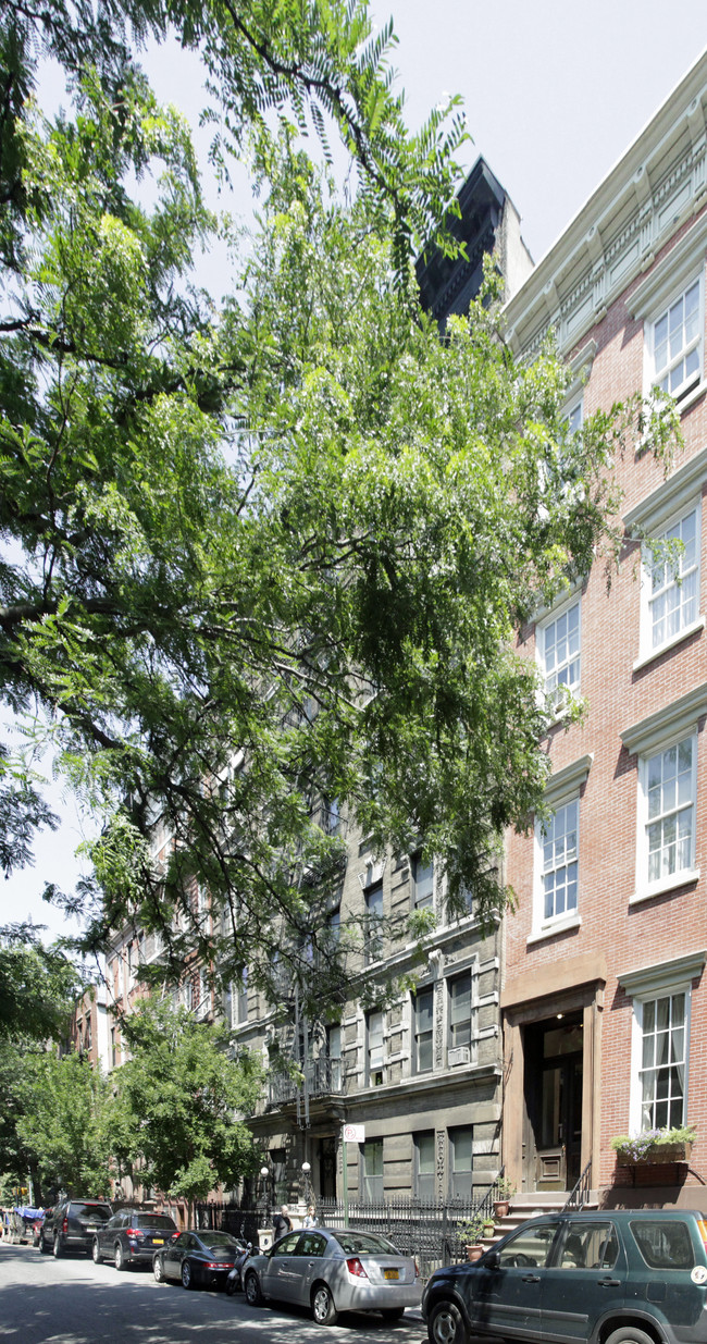 277-9 West 11th Street in New York, NY - Foto de edificio - Building Photo