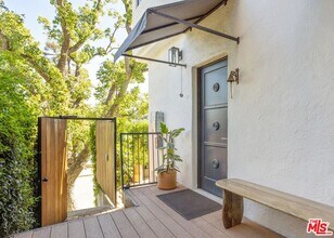 2055 W Silver Lake Dr in Los Angeles, CA - Building Photo - Building Photo