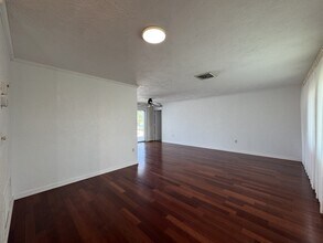 1725 N Gondola Ct in Venice, FL - Building Photo - Building Photo