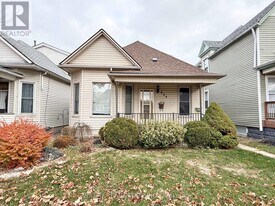 824 Lincoln Rd in Windsor, ON - Building Photo