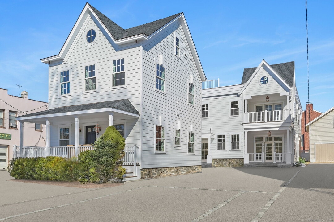 63 Church St in Greenwich, CT - Foto de edificio