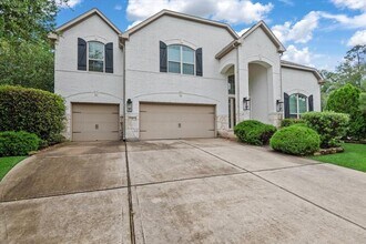 11 Black Spruce Court in Spring, TX - Building Photo - Building Photo