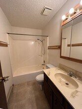 671 24th St W in Dickinson, ND - Building Photo - Building Photo